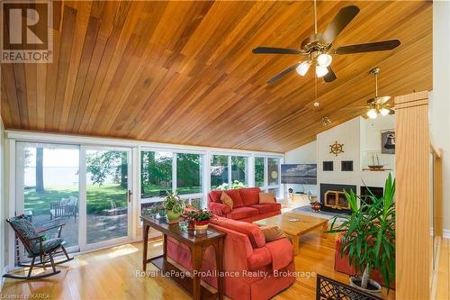 26 Sunset Lane, Greater Napanee, ON - Indoor Photo Showing Living Room