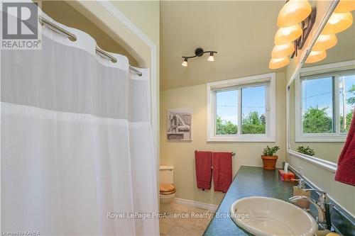 26 Sunset Lane, Greater Napanee, ON - Indoor Photo Showing Bathroom