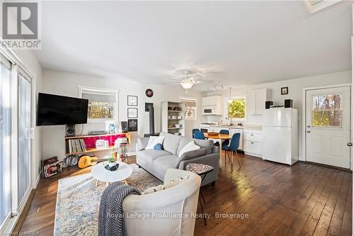 11193 Loyalist Parkway, Greater Napanee, ON - Indoor Photo Showing Living Room