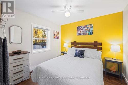 11193 Loyalist Parkway, Greater Napanee, ON - Indoor Photo Showing Bedroom