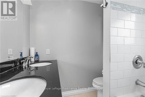 1408 Woodfield Crescent, Kingston (City Northwest), ON - Indoor Photo Showing Bathroom