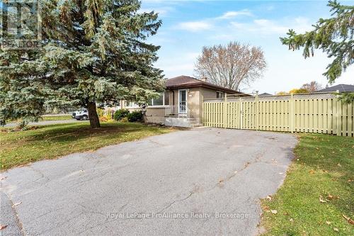 1408 Woodfield Crescent, Kingston (City Northwest), ON - Outdoor