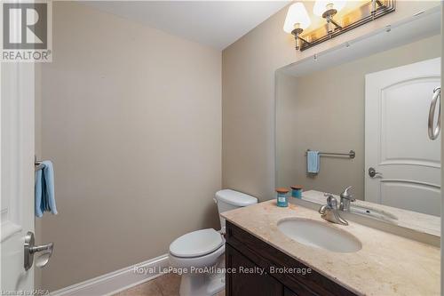 203 - 5 Gore Street, Kingston (Central City East), ON - Indoor Photo Showing Bathroom