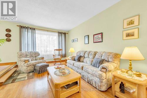 6 Shoniker Avenue, Quinte West, ON - Indoor Photo Showing Living Room