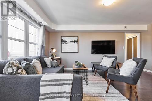 301 - 1725 Pure Springs Boulevard N, Pickering, ON - Indoor Photo Showing Living Room