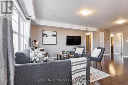 301 - 1725 Pure Springs Boulevard N, Pickering, ON - Indoor Photo Showing Living Room