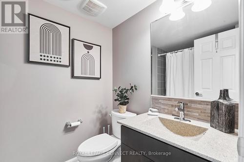 301 - 1725 Pure Springs Boulevard N, Pickering, ON - Indoor Photo Showing Bathroom