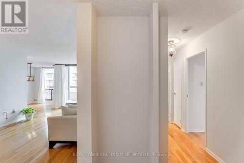 803 - 80 Quebec Avenue, Toronto, ON - Indoor Photo Showing Other Room