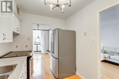 803 - 80 Quebec Avenue, Toronto, ON - Indoor Photo Showing Other Room