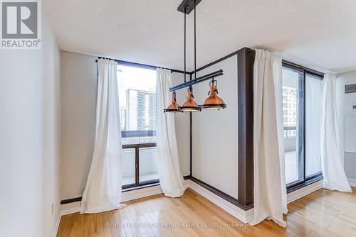 803 - 80 Quebec Avenue, Toronto, ON - Indoor Photo Showing Other Room