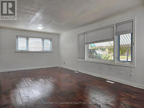 5 Shilton Road, Toronto, ON - Indoor Photo Showing Other Room