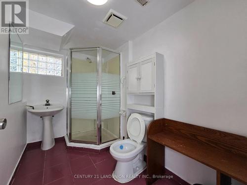 5 Shilton Road, Toronto, ON - Indoor Photo Showing Bathroom