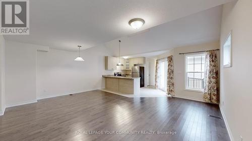 606 Haylook Gardens, Peterborough, ON - Indoor Photo Showing Living Room