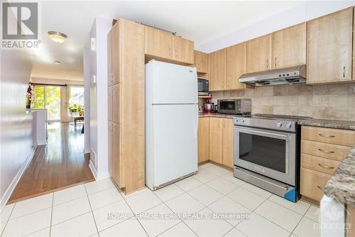 A - 566 Chapman Mills Drive, Ottawa, ON - Indoor Photo Showing Kitchen