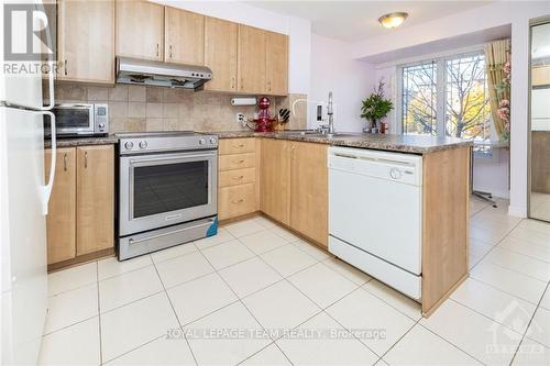 A - 566 Chapman Mills Drive, Ottawa, ON - Indoor Photo Showing Kitchen