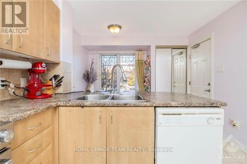 A - 566 Chapman Mills Drive, Ottawa, ON - Indoor Photo Showing Kitchen With Double Sink