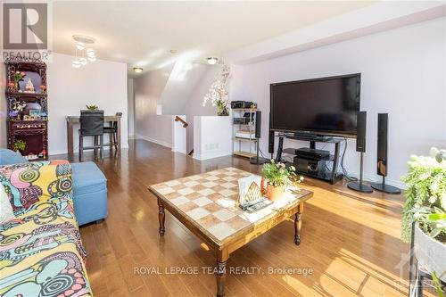 A - 566 Chapman Mills Drive, Ottawa, ON - Indoor Photo Showing Living Room