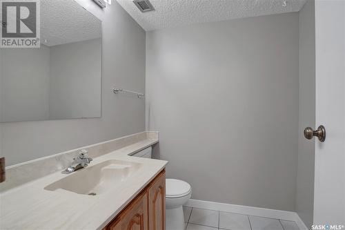 1806 315 5Th Avenue N, Saskatoon, SK - Indoor Photo Showing Bathroom