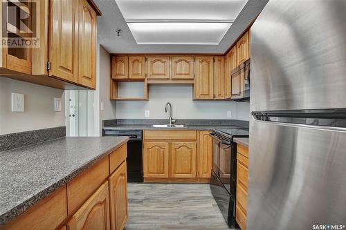 1806 315 5Th Avenue N, Saskatoon, SK - Indoor Photo Showing Kitchen