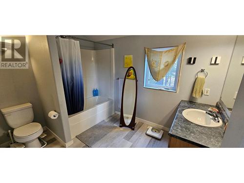 202 Forest Crowne Close, Kimberley, BC - Indoor Photo Showing Bathroom