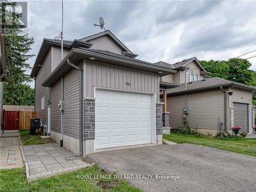 90 Chapel Street, Woodstock, ON - Outdoor With Exterior