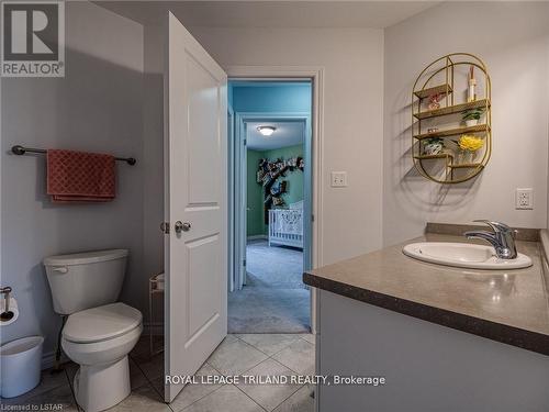 90 Chapel Street, Woodstock, ON - Indoor Photo Showing Bathroom