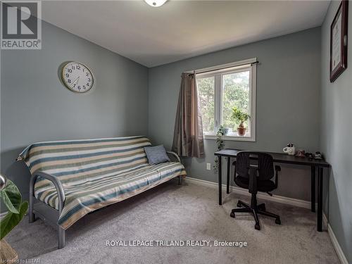 90 Chapel Street, Woodstock, ON - Indoor Photo Showing Bedroom