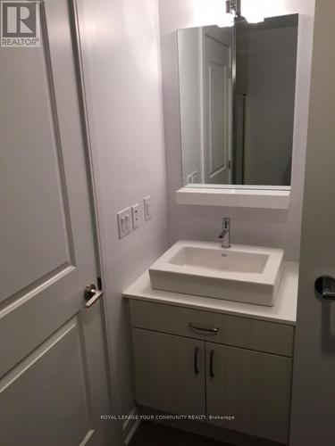 1511 - 9201 Yonge Street, Richmond Hill, ON - Indoor Photo Showing Bathroom