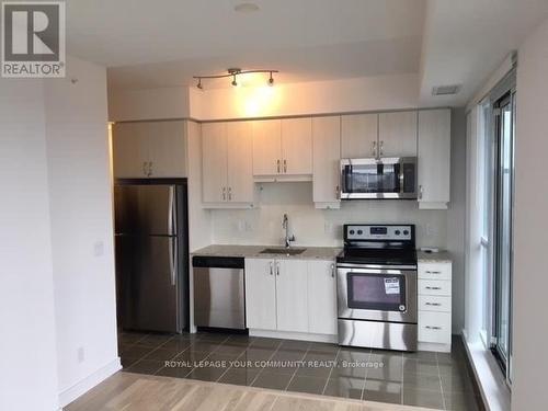 1511 - 9201 Yonge Street, Richmond Hill, ON - Indoor Photo Showing Kitchen With Stainless Steel Kitchen