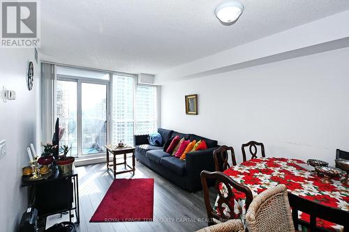 2002 - 4978 Yonge Street, Toronto, ON - Indoor Photo Showing Living Room