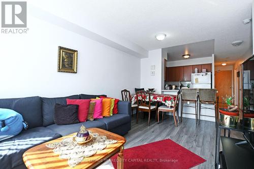 2002 - 4978 Yonge Street, Toronto, ON - Indoor Photo Showing Living Room