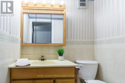 65 Cascade Boulevard, Belleville, ON - Indoor Photo Showing Bathroom