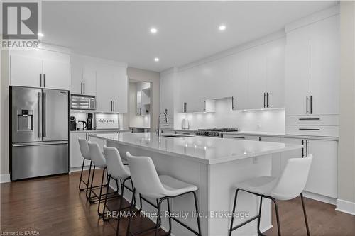 1601 Willow Court, Kingston (City Northwest), ON - Indoor Photo Showing Kitchen With Upgraded Kitchen