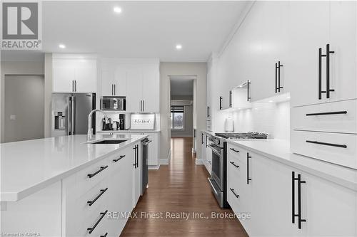 1601 Willow Court, Kingston (City Northwest), ON - Indoor Photo Showing Kitchen With Upgraded Kitchen