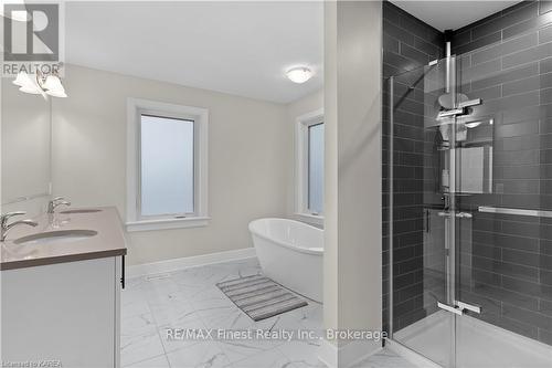 1601 Willow Court, Kingston (City Northwest), ON - Indoor Photo Showing Bathroom