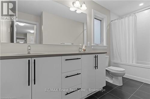 1601 Willow Court, Kingston (City Northwest), ON - Indoor Photo Showing Bathroom