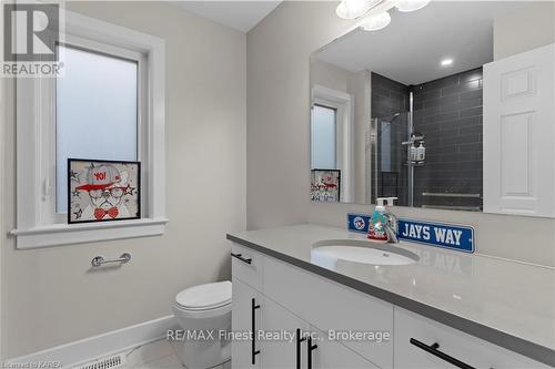 1601 Willow Court, Kingston (City Northwest), ON - Indoor Photo Showing Bathroom