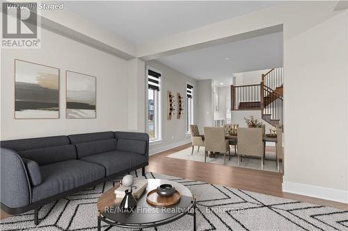 1601 Willow Court, Kingston (City Northwest), ON - Indoor Photo Showing Living Room