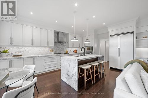 741 Millwood Road, Toronto, ON - Indoor Photo Showing Kitchen With Upgraded Kitchen