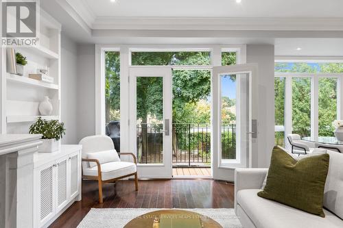 741 Millwood Road, Toronto, ON - Indoor Photo Showing Living Room