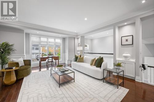 741 Millwood Road, Toronto, ON - Indoor Photo Showing Living Room