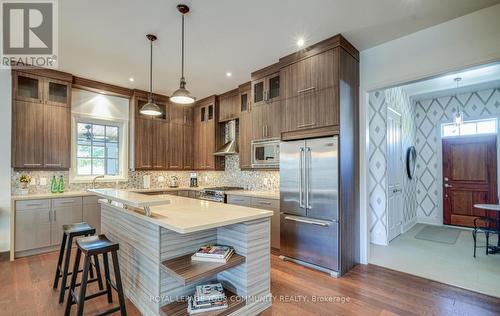 39 Colonel Cohoe Street, Niagara-On-The-Lake, ON - Indoor Photo Showing Kitchen With Upgraded Kitchen