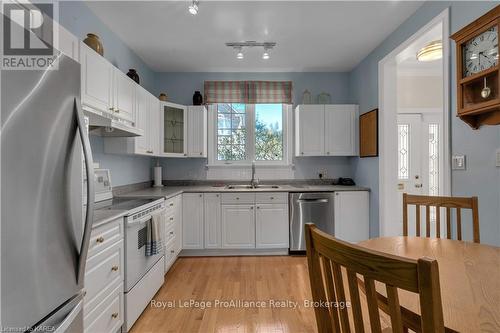 30 Yonge Street, Kingston (Central City West), ON - Indoor Photo Showing Kitchen With Double Sink