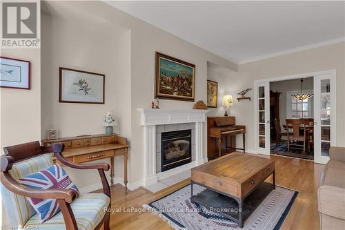 30 Yonge Street, Kingston (Central City West), ON - Indoor Photo Showing Living Room With Fireplace