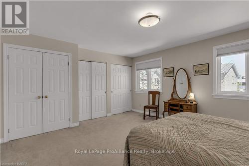 30 Yonge Street, Kingston (Central City West), ON - Indoor Photo Showing Bedroom