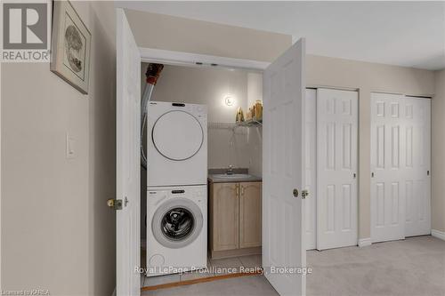 30 Yonge Street, Kingston (Central City West), ON - Indoor Photo Showing Laundry Room