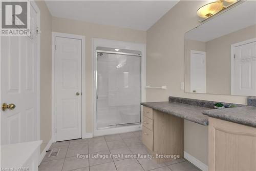 30 Yonge Street, Kingston (Central City West), ON - Indoor Photo Showing Bathroom