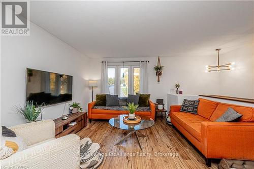 245 Guthrie Drive, Kingston (Rideau), ON - Indoor Photo Showing Living Room