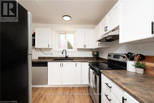 245 Guthrie Drive, Kingston (Rideau), ON - Indoor Photo Showing Kitchen With Double Sink