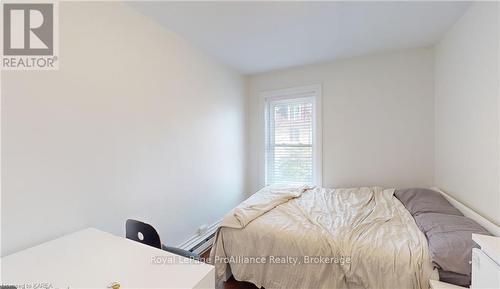 364 Barrie Street, Kingston (East Of Sir John A. Blvd), ON - Indoor Photo Showing Bedroom